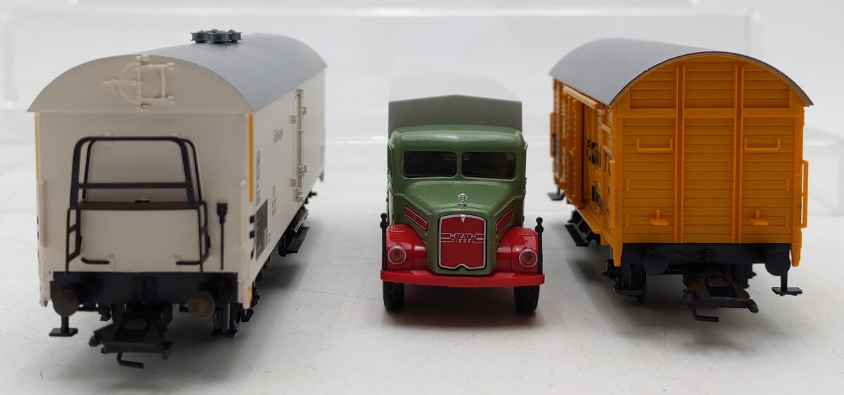 Marklin 47904 HO Scale Foodstuff‘s Car Set w/Truck EX/Box