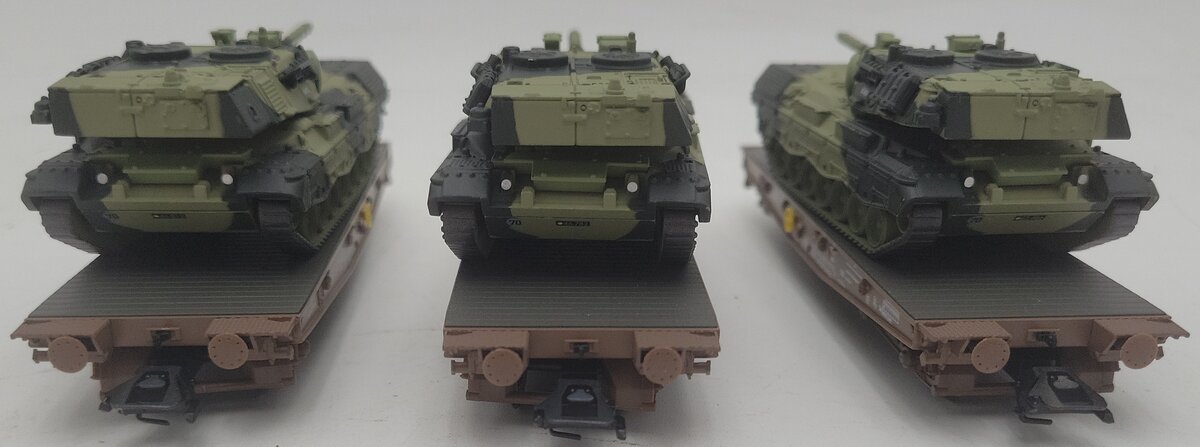 Marklin 48795 HO Danish State Railways Type Slmmps Heavy-Duty Flat 3-Car Set