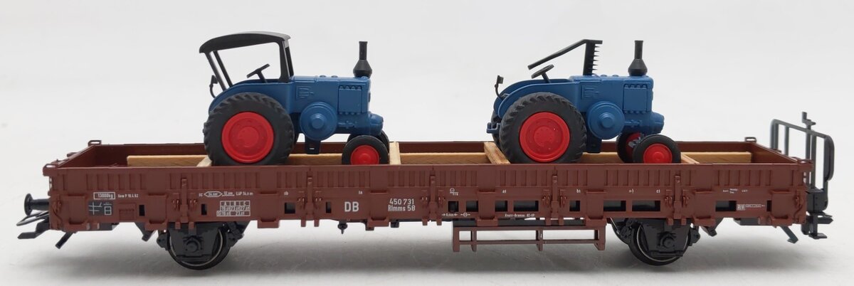 Marklin 46948 HO Scale DB Flatcar w/ 2 Tractors EX/Box