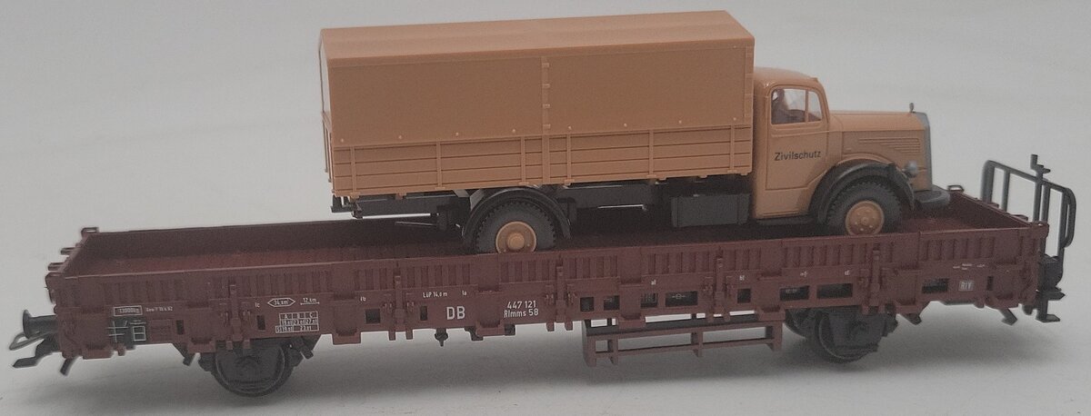 Marklin 46943 HO Scale DB Flatcar w/ Mercedes L6600 Truck #447121 LN/Box
