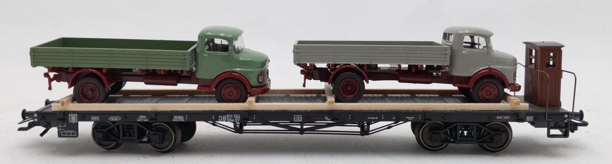 Marklin 46285 HO Scale DB Flatcar with 2 Trucks EX/Box