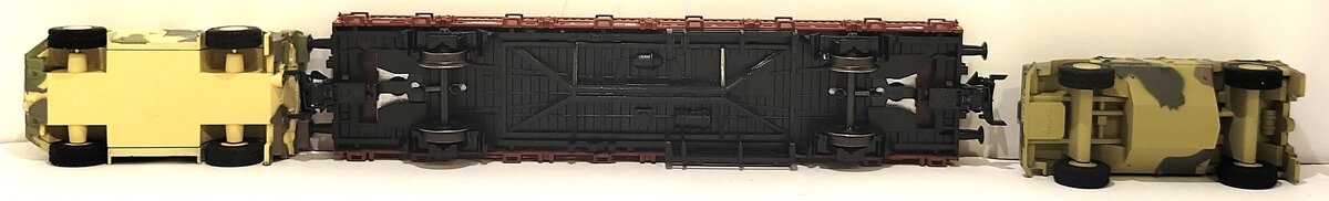 Marklin 46920 HO Scale DB German Army Flat Car With Fennek & Dingo Art LN/Box