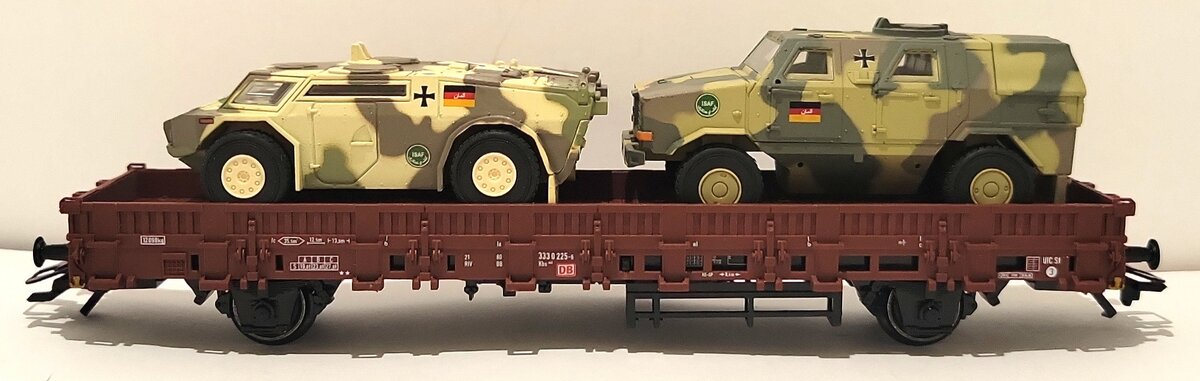 Marklin 46920 HO Scale DB German Army Flat Car With Fennek & Dingo Art LN/Box