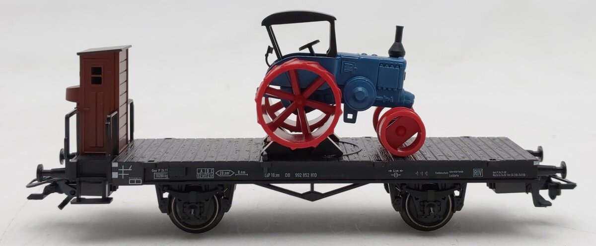 Marklin 46844 HO Scale Flat Car w/ Tractor Load EX/Box