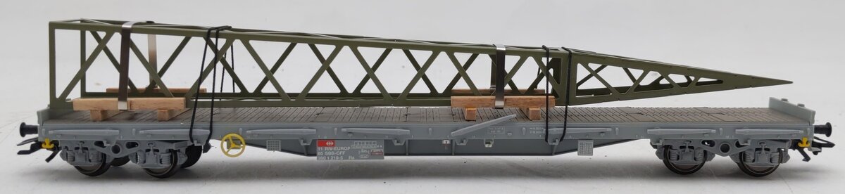 Marklin 47005 HO Scale SBB-CFF Flat Car w/Stakes & Freight Load #3901219-5 EX/Box