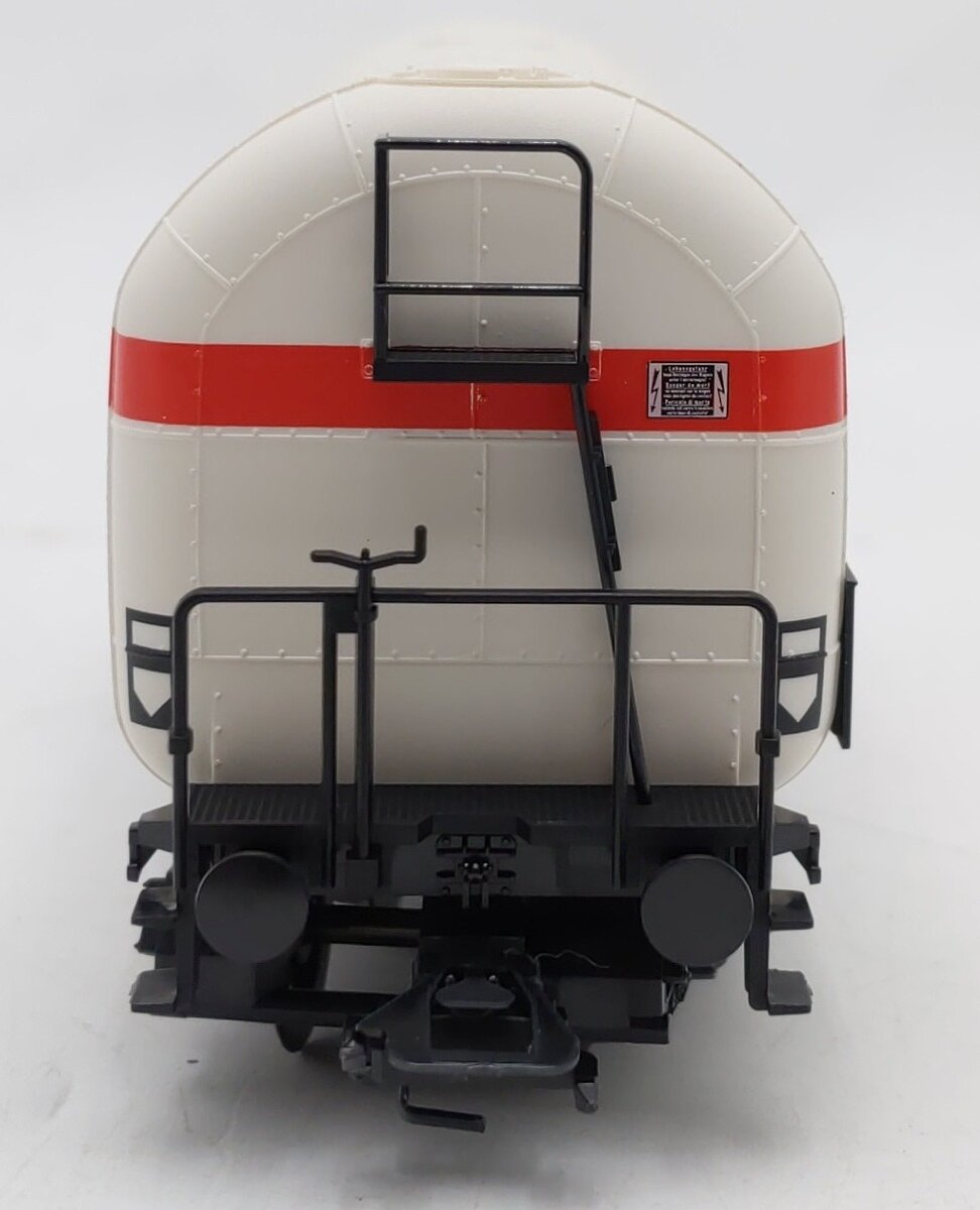Marklin 47910 HO Scale White Oil Tank Car w/Red Stripe EX/Box