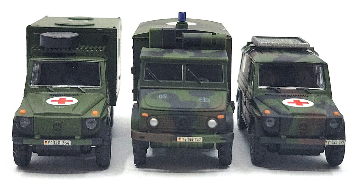 Marklin 47015 BW Flatcar with First Aid Vehicle LN/Box