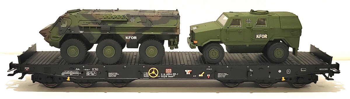 Marklin 48726 Flat w/2 KFOR Vehicles LN/Box