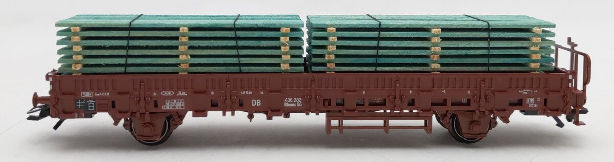 Marklin 46975 HO Scale DB Gondola w/Stakes And Wood Load EX/Box