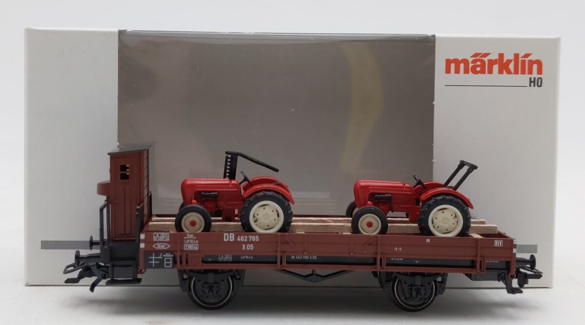 Marklin 46978 HO Scale Flatcar with Tractor Load EX/Box