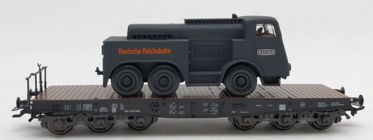 Marklin 4866 HO Scale German Imperial Railway Flatcar w/ DR Kaelble Truck EX/Box