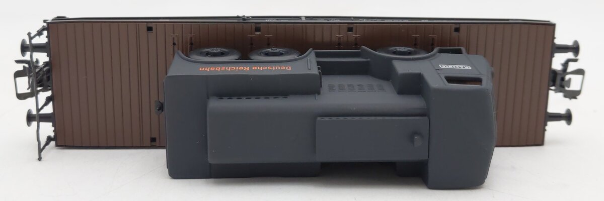 Marklin 4866 HO Scale German Imperial Railway Flatcar w/ DR Kaelble Truck EX/Box