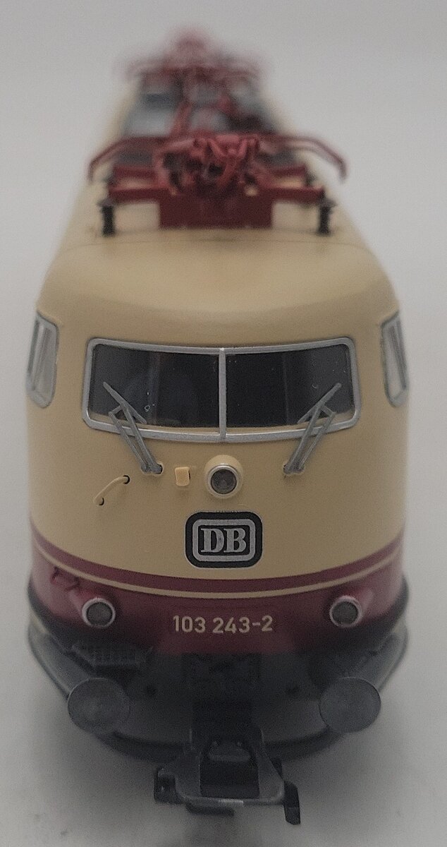 Marklin 39170 HO Scale Electric Locomotive BR 103.1 LN/Box