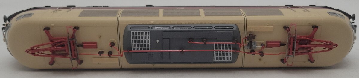 Marklin 39170 HO Scale Electric Locomotive BR 103.1 LN/Box