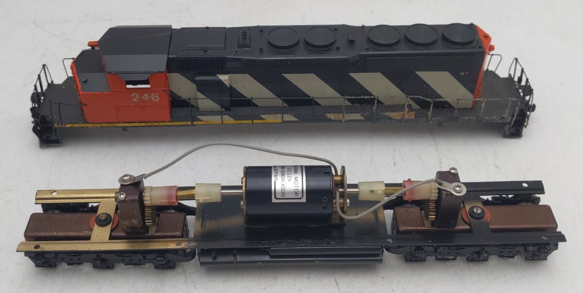 Alco Models BRASS CNR SD40 EMD Diesel Locomotive #246 - Painted/Box