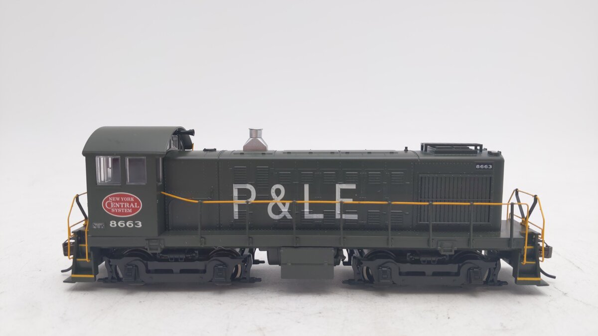 Bachmann 63208 HO New York Central ALCO S4 Diesel Locomotive #8663 w/DCC/Sound EX/Box