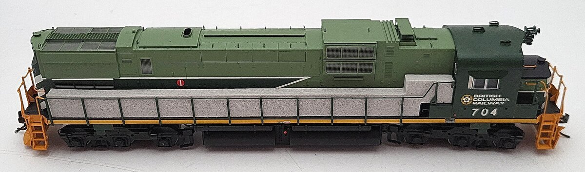 Bowser 23448 HO Scale British Columbia Railway Diesel Locomotive #704 w/ Sound LN/Box