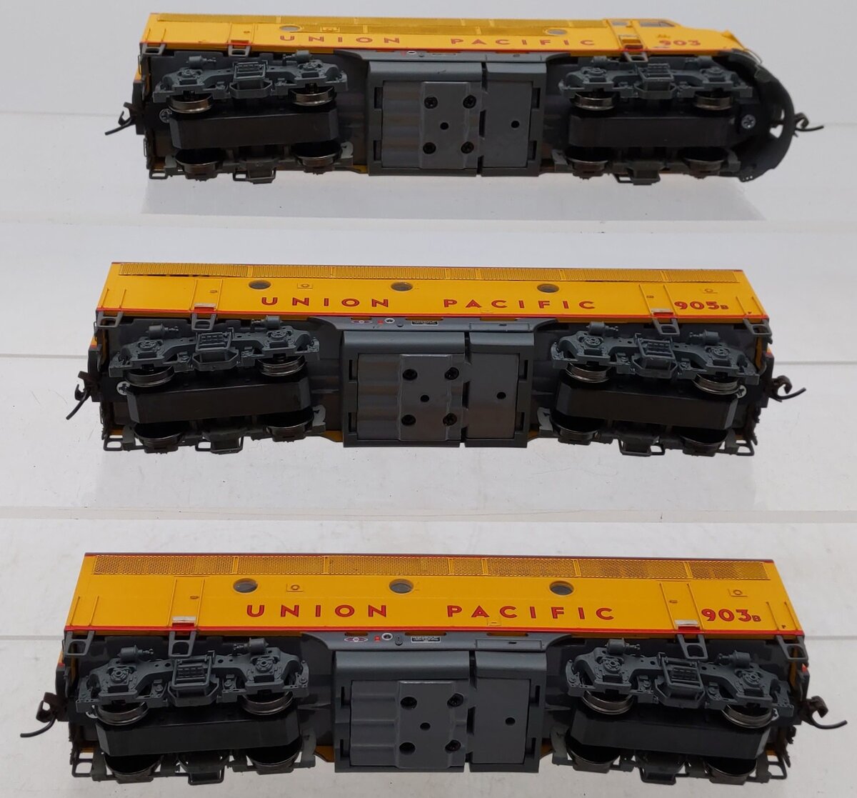Athearn G2901 HO Scale Union Pacific F3A/F3B/F3B Diesel Locomotive Set EX/Box