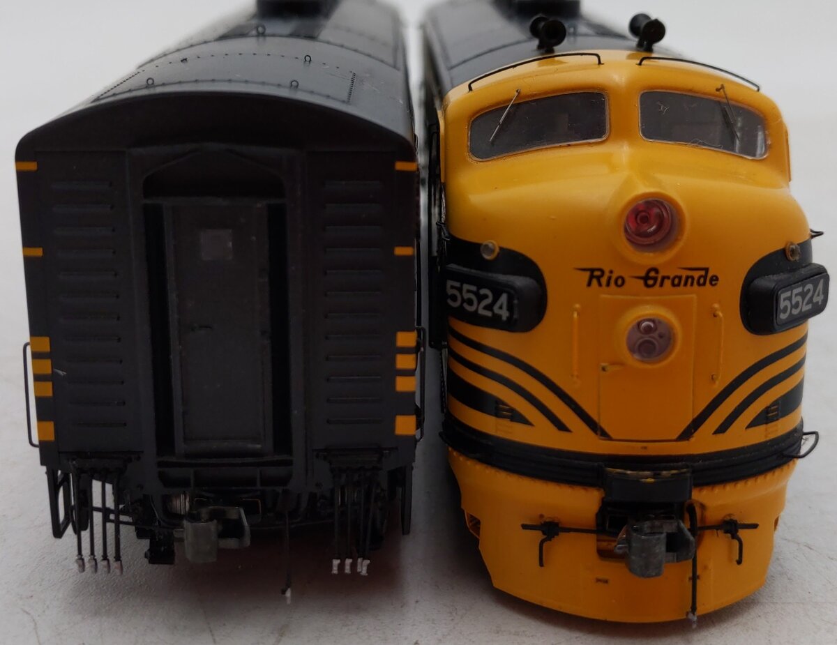 Athearn G22334 HO D&RGW F3 A/B Diesel Locomotive with DCC & Sound #5524, #5523 EX/Box