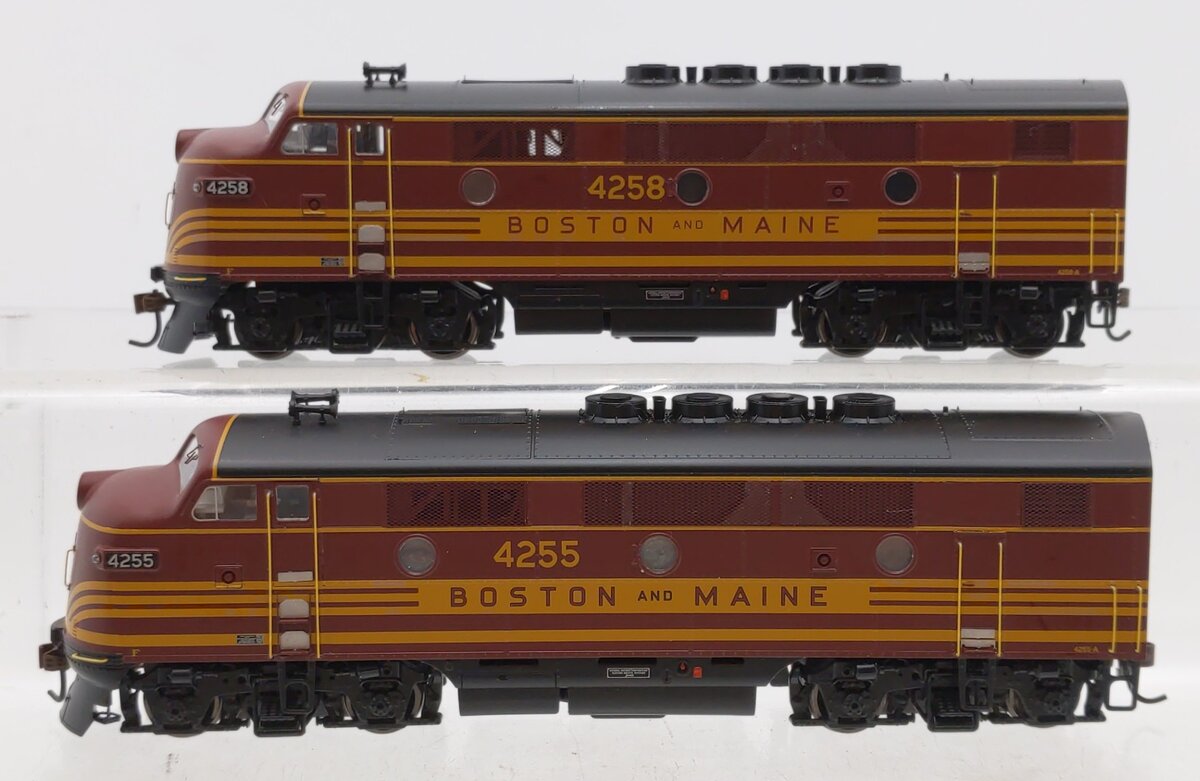 Athearn G15801 HO Boston & Maine F-2A/F-2B Diesel Locomotive Set w/DCC & Sound LN/Box