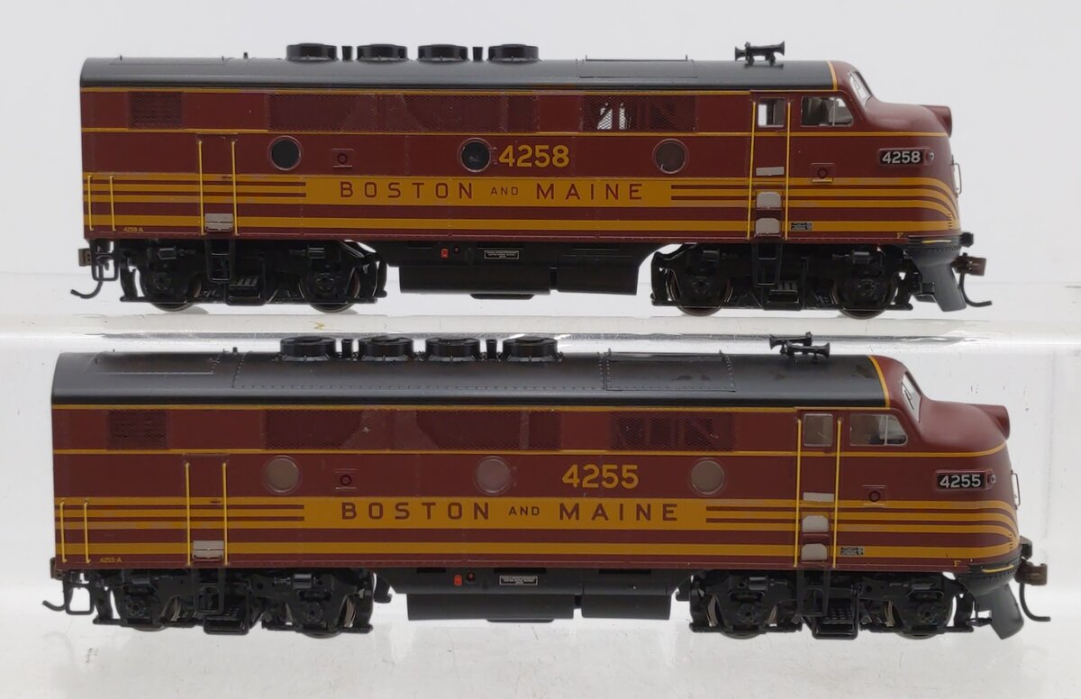 Athearn G15801 HO Boston & Maine F-2A/F-2B Diesel Locomotive Set w/DCC & Sound LN/Box