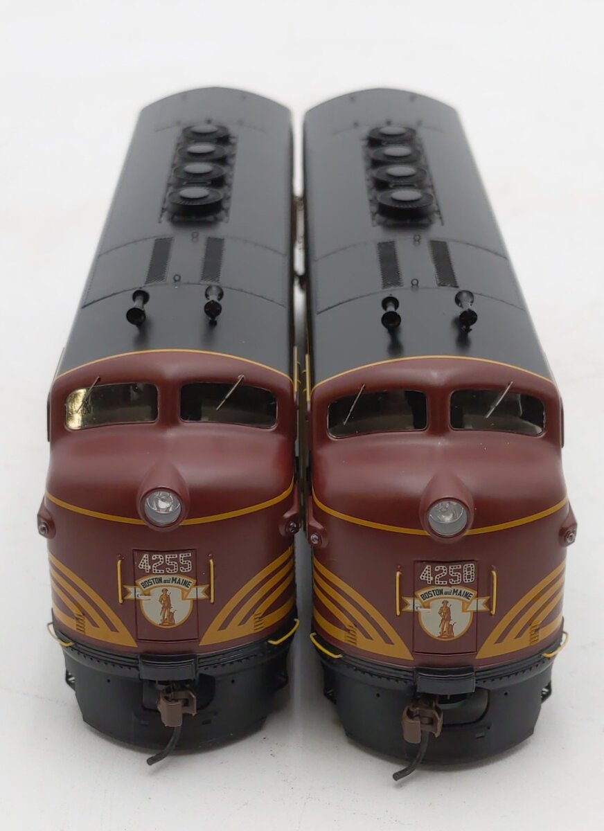 Athearn G15801 HO Boston & Maine F-2A/F-2B Diesel Locomotive Set w/DCC & Sound LN/Box