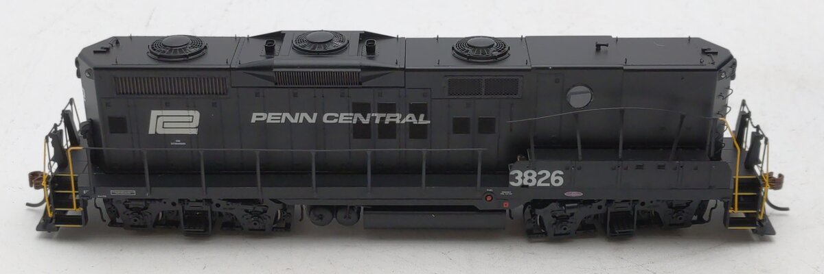 Athearn G62918 HO Penn Central GP9B Phase III with DCC & Sound #3826 EX/Box