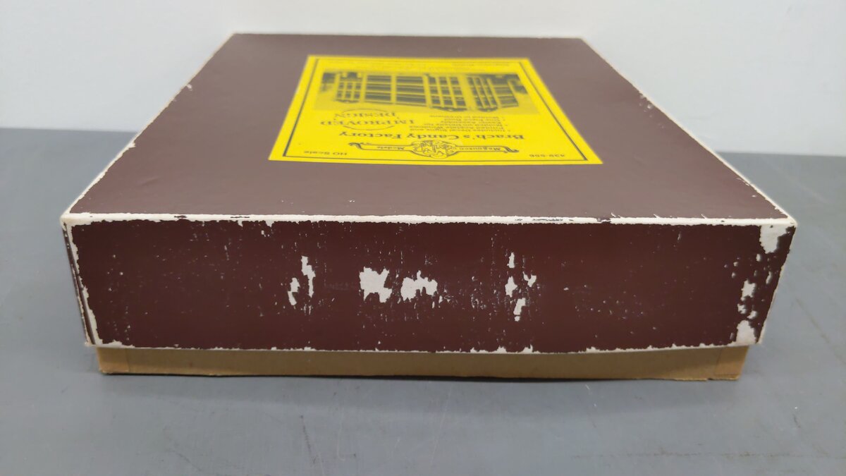 Magnuson Models 439-556 HO Scale Brach's Candy Factory Building Kit EX/Box