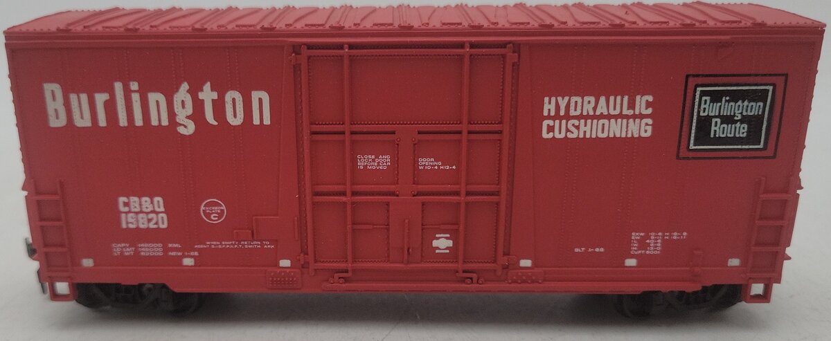 Bachmann HO Scale Burlington Boxcar #19820 EX/Box
