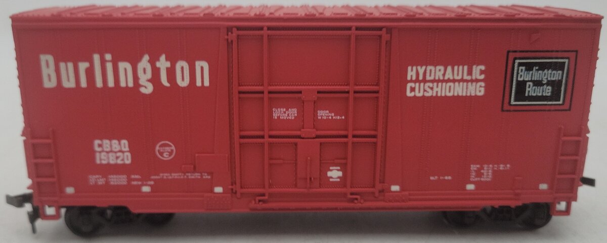 Bachmann HO Scale Burlington Boxcar #19820 EX/Box