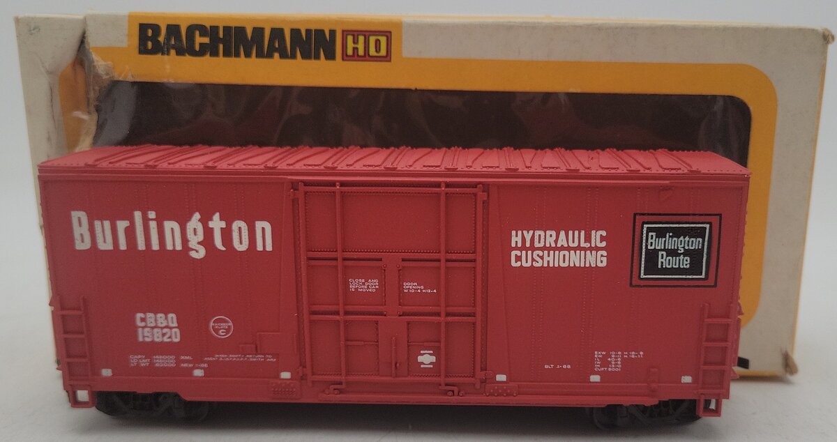 Bachmann HO Scale Burlington Boxcar #19820 EX/Box
