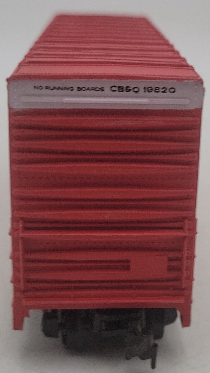 Bachmann HO Scale Burlington Boxcar #19820 EX/Box
