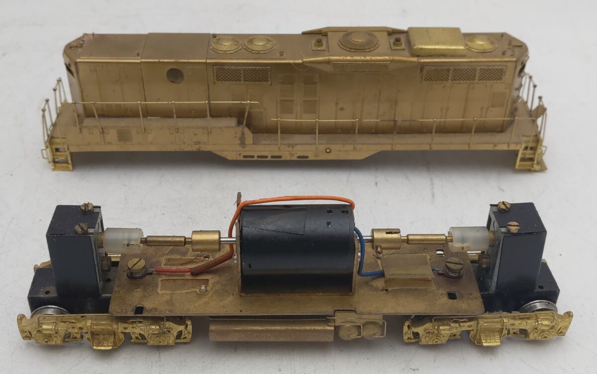 Oriental Limited HO BRASS EMD GP9 1750HP Cabless B Unit Diesel Loco - Unpainted VG/Box