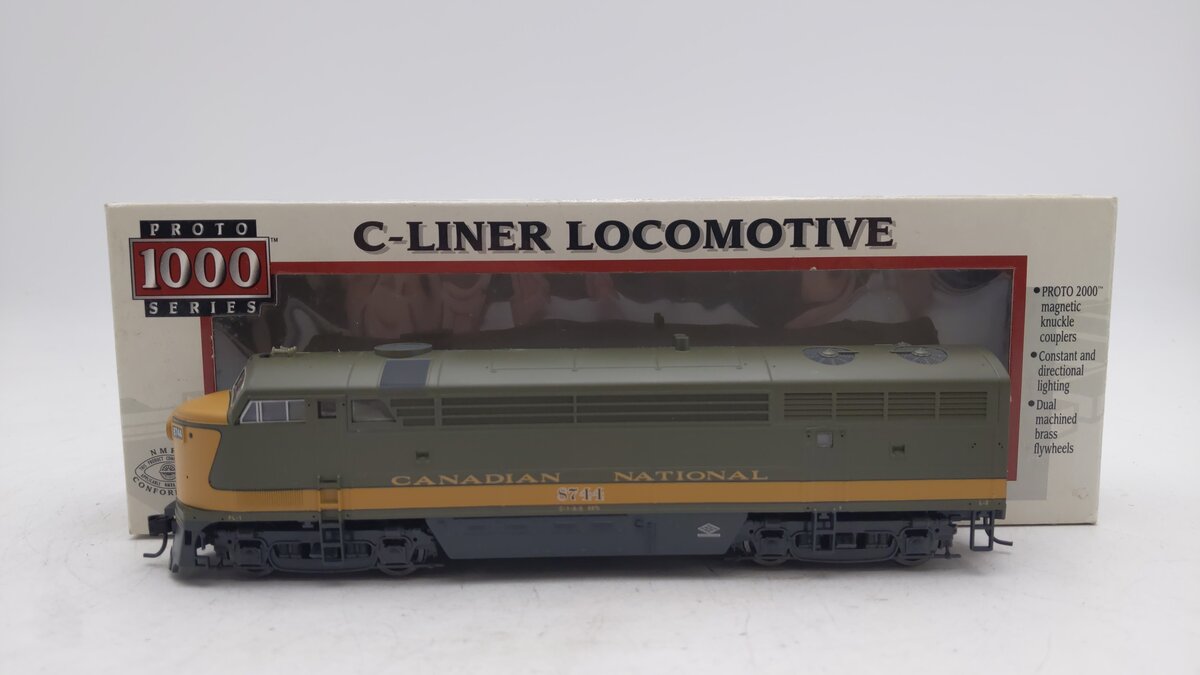 Proto 1000 500023 HO Scale C.N. Diesel Locomotive #8744 EX/Box