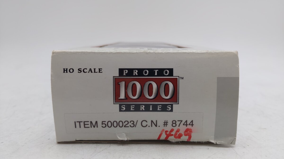 Proto 1000 500023 HO Scale C.N. Diesel Locomotive #8744 EX/Box