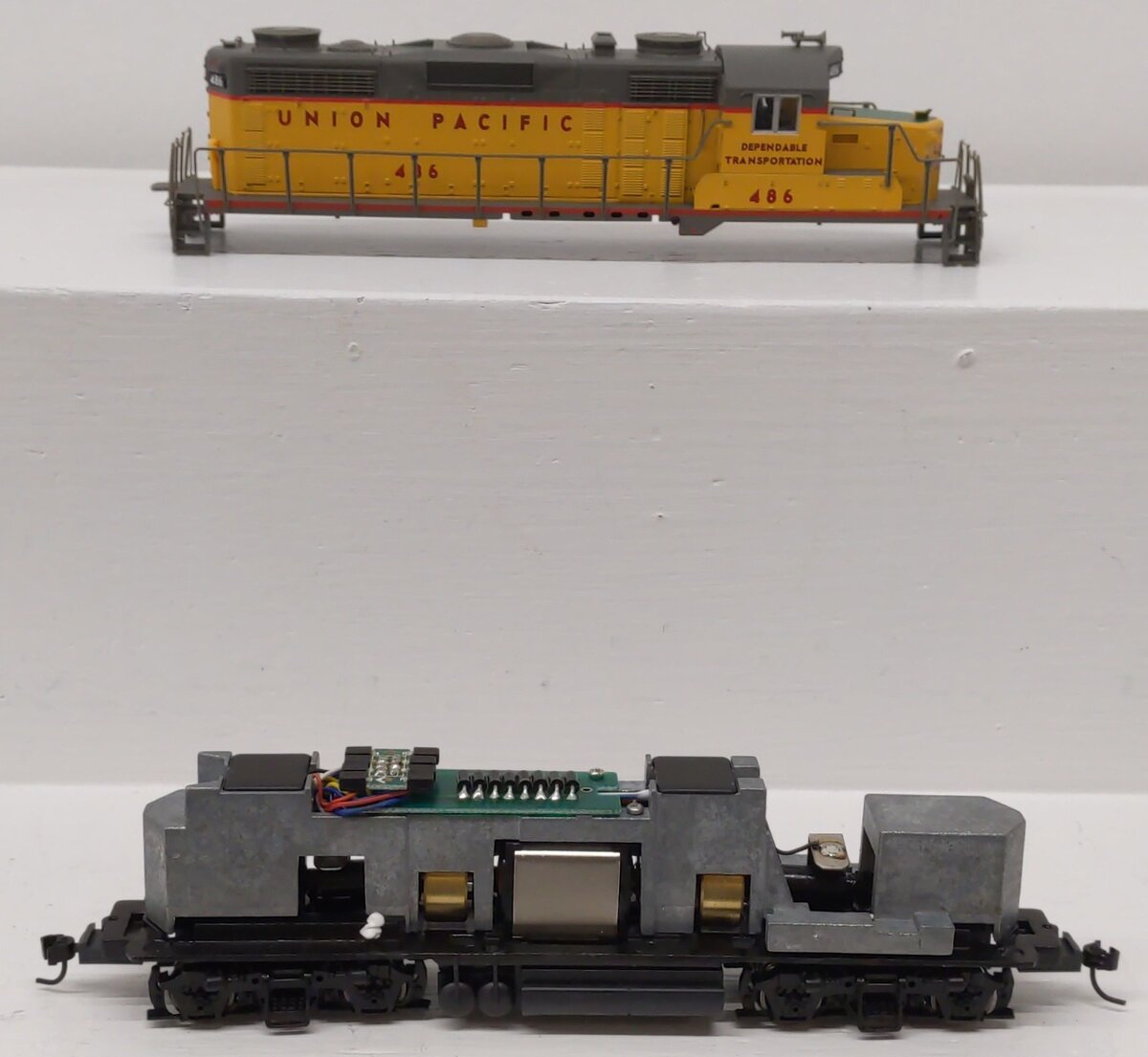 Proto 2000 8153 HO Scale Union Pacific GP20 Diesel Locomotive #486 EX/Box