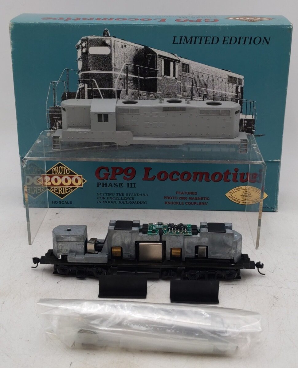 Proto 2000 21649 HO Scale Undecorated EMD GP9 Phase III Diesel Locomotive EX/Box