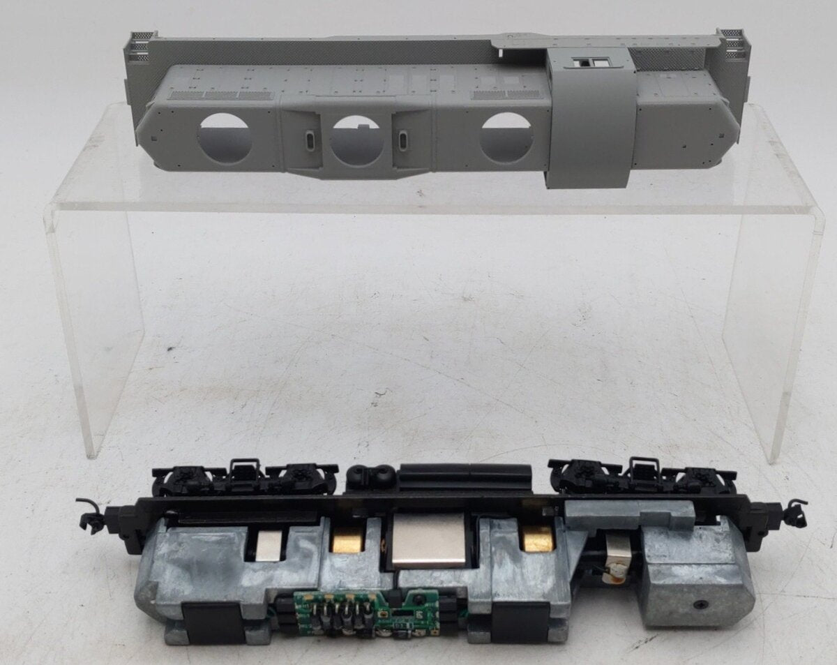 Proto 2000 21649 HO Scale Undecorated EMD GP9 Phase III Diesel Locomotive EX/Box