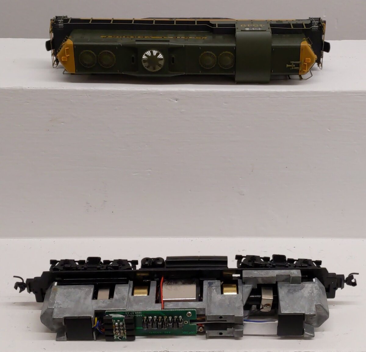 Proto 2000 97051 HO Central Vermont GP9 Diesel Locomotive #4549 EX/Box