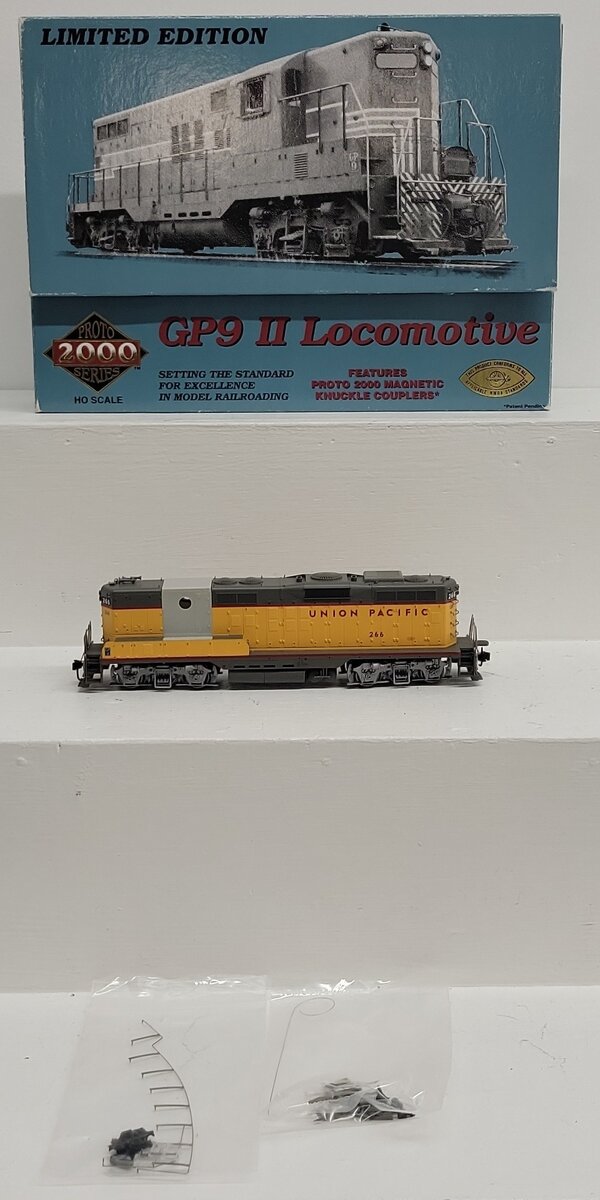 Proto 2000 23622 HO Scale Union Pacific GP9 II Diesel Locomotive #266 VG/Box