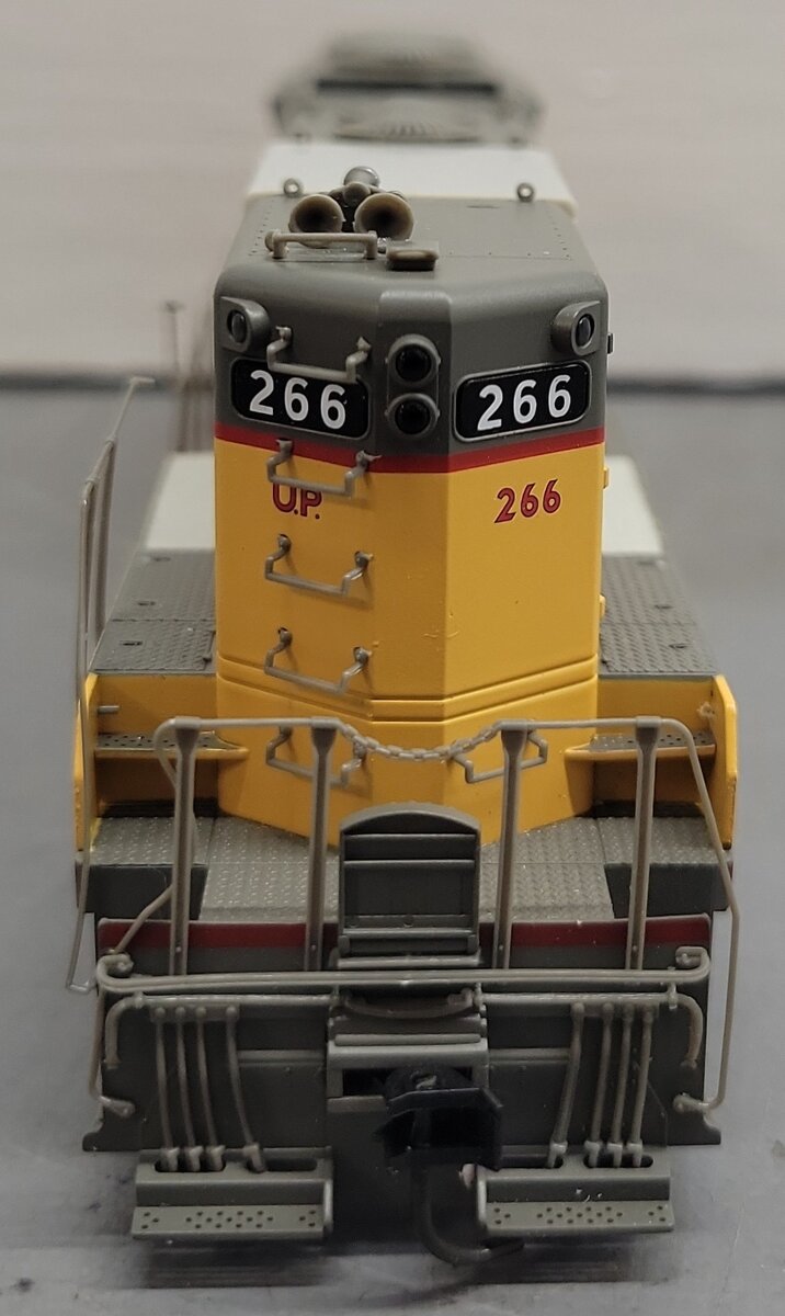 Proto 2000 23622 HO Scale Union Pacific GP9 II Diesel Locomotive #266 VG/Box