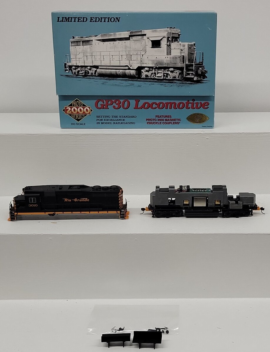 Proto 2000 21520 HO Scale D&RGW GP-30 Diesel Locomotive #3010 EX/Box