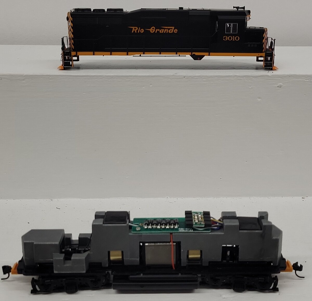 Proto 2000 21520 HO Scale D&RGW GP-30 Diesel Locomotive #3010 EX/Box