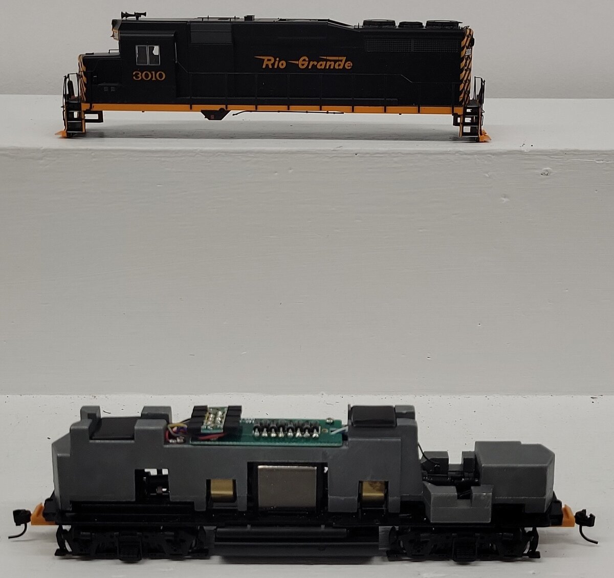 Proto 2000 21520 HO Scale D&RGW GP-30 Diesel Locomotive #3010 EX/Box