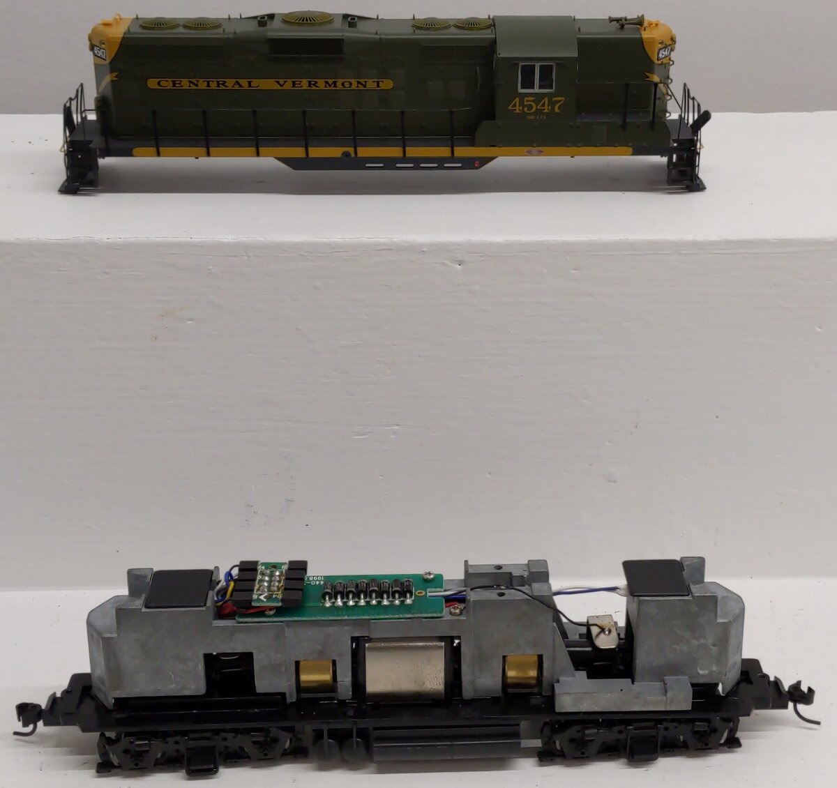 Proto 2000 97070 HO Central Vermont GP9 II Diesel Locomotive #4547 EX/Box
