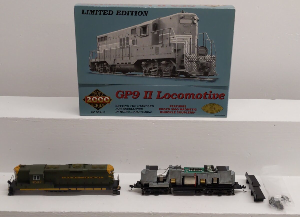 Proto 2000 97070 HO Central Vermont GP9 II Diesel Locomotive #4547 EX/Box