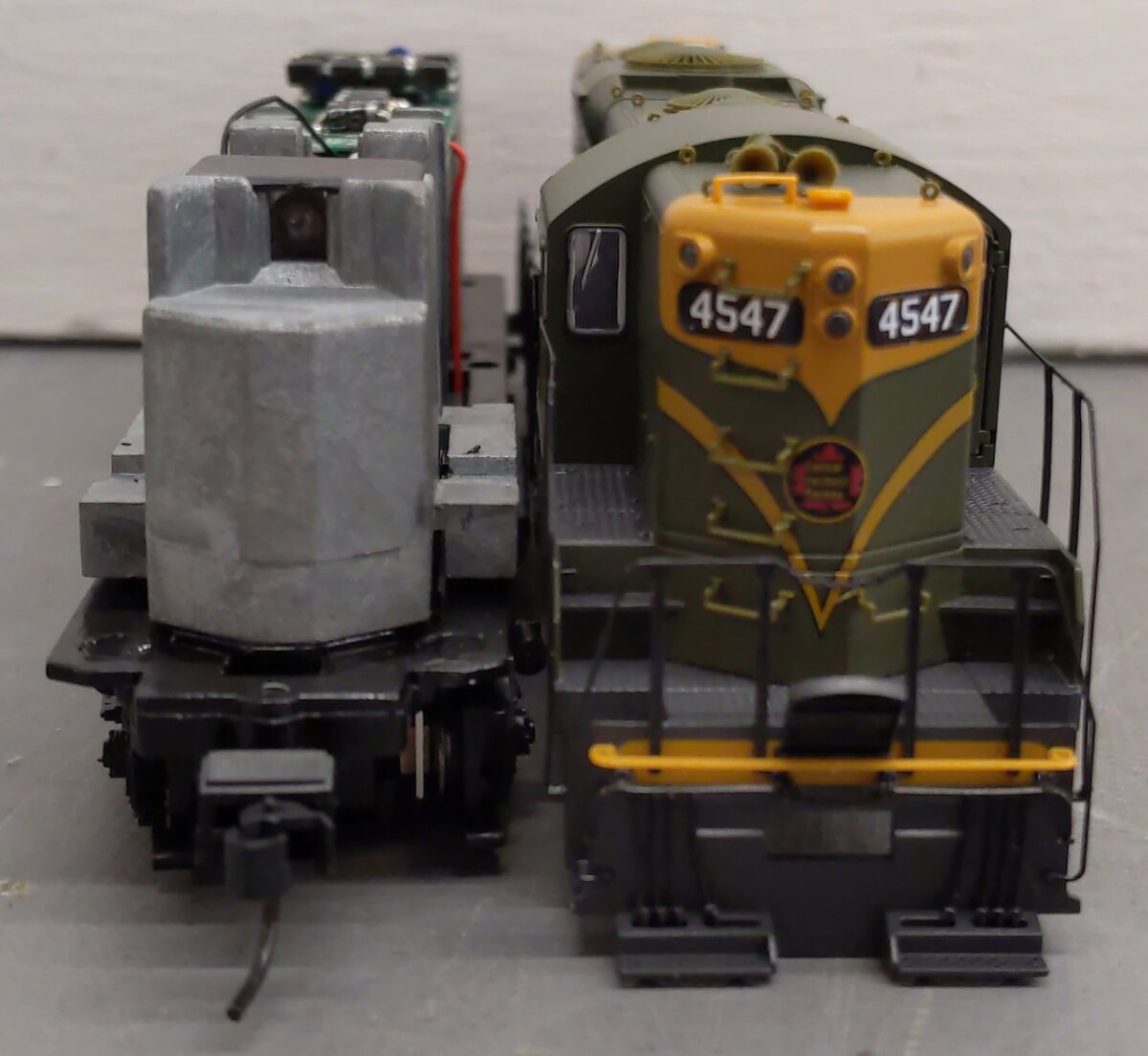 Proto 2000 97070 HO Central Vermont GP9 II Diesel Locomotive #4547 EX/Box
