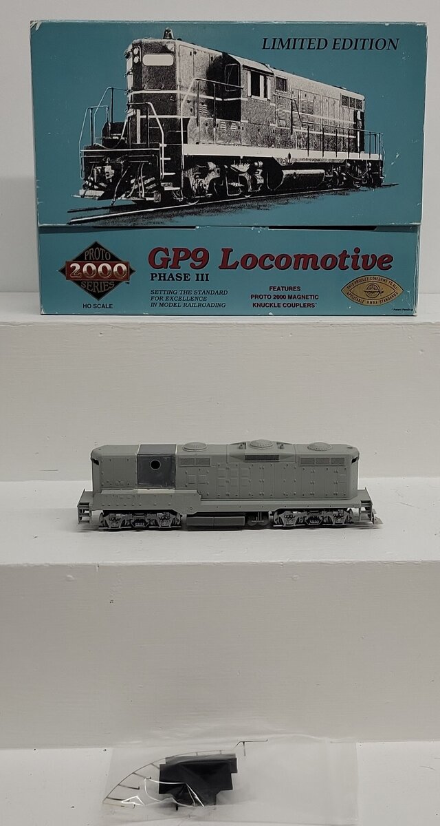 Proto 2000 21649 HO Scale Undecorated EMD GP9 Phase III Diesel Locomotive VG/Box