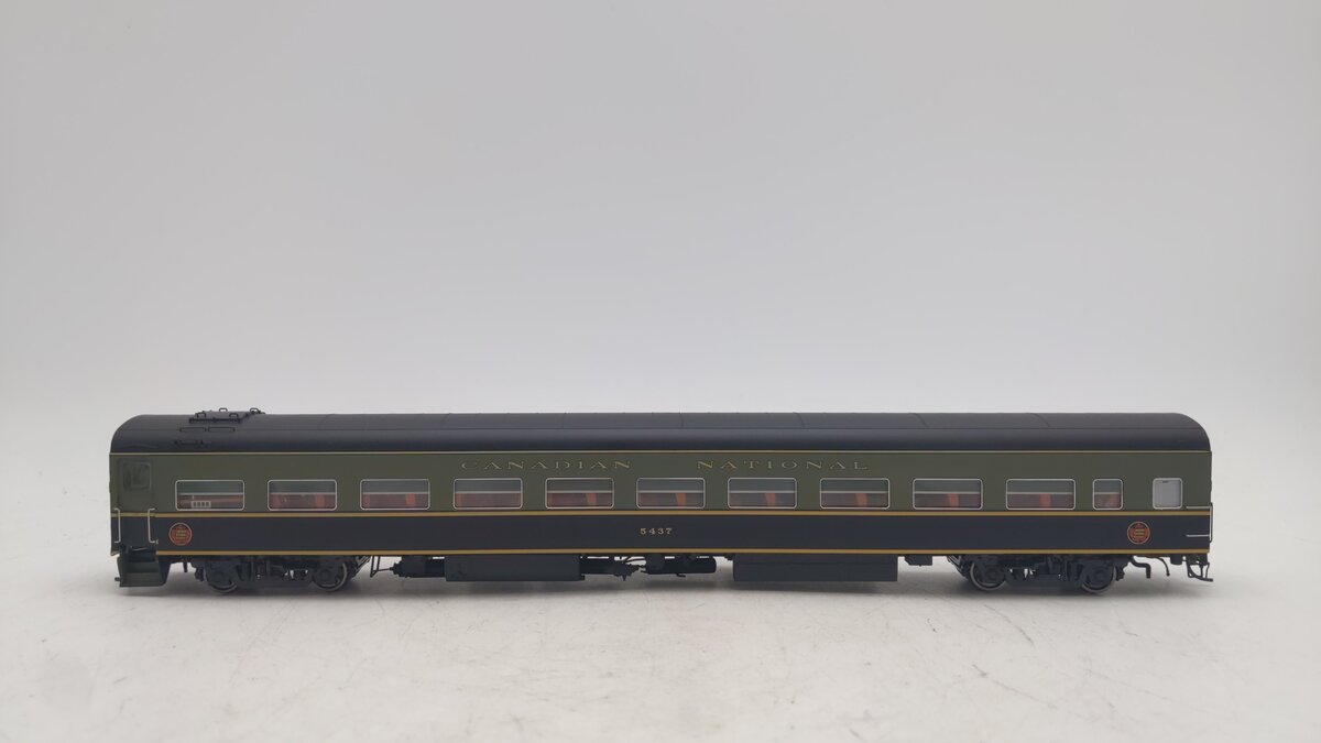 Rapido Trains 100013 HO Canadian National Railways Lightweight Coach #5470 EX/Box