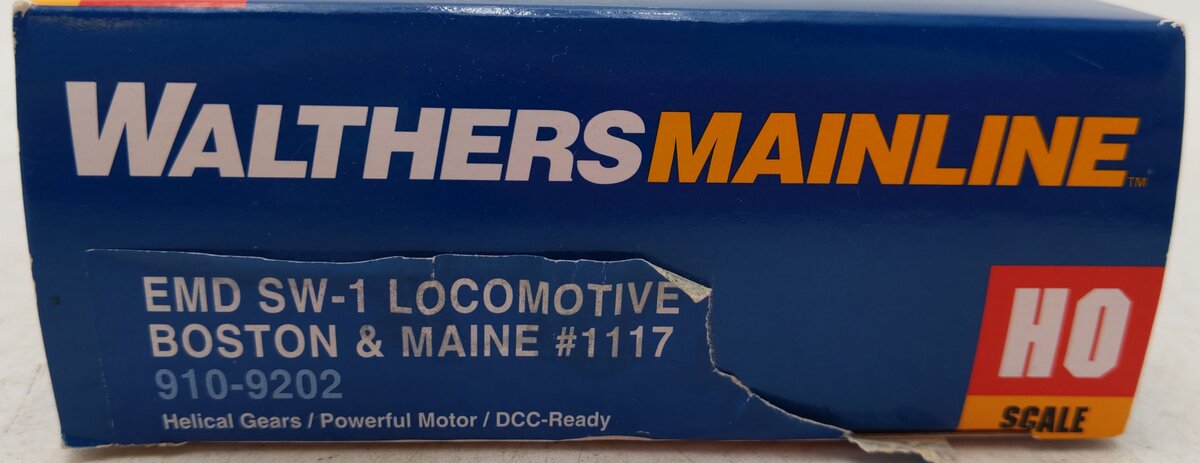 Walthers 910-9202 HO Scale Boston & Main Powered Diesel Locomotive #1117 EX/Box